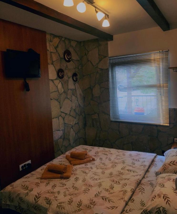 Vikendica,Bungalovi Lipska Pecina 센틴제 외부 사진